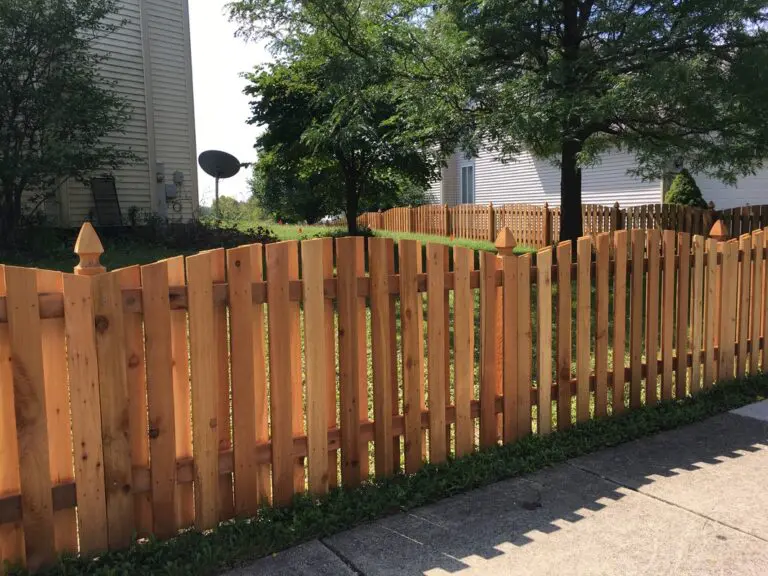 Shadow box fencing