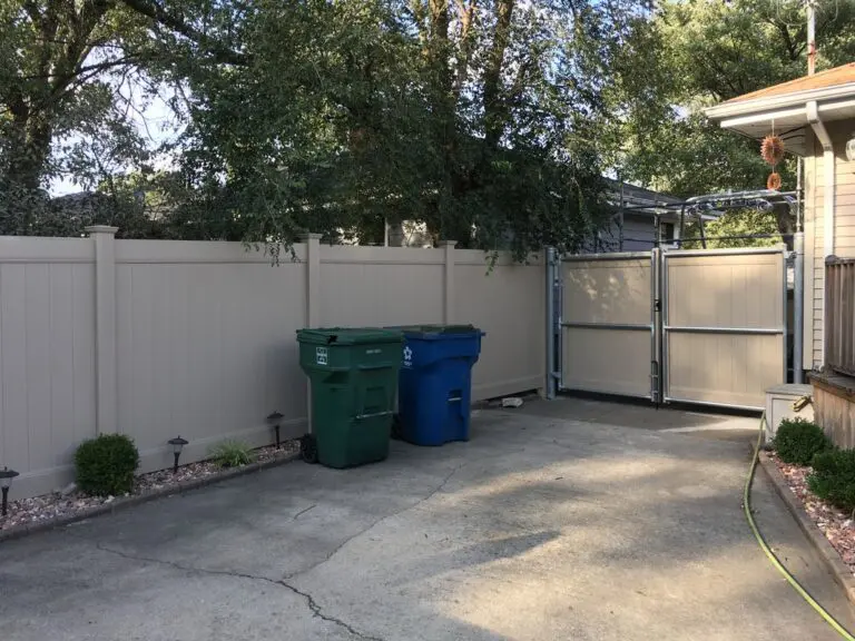Vinyl Fence Photo