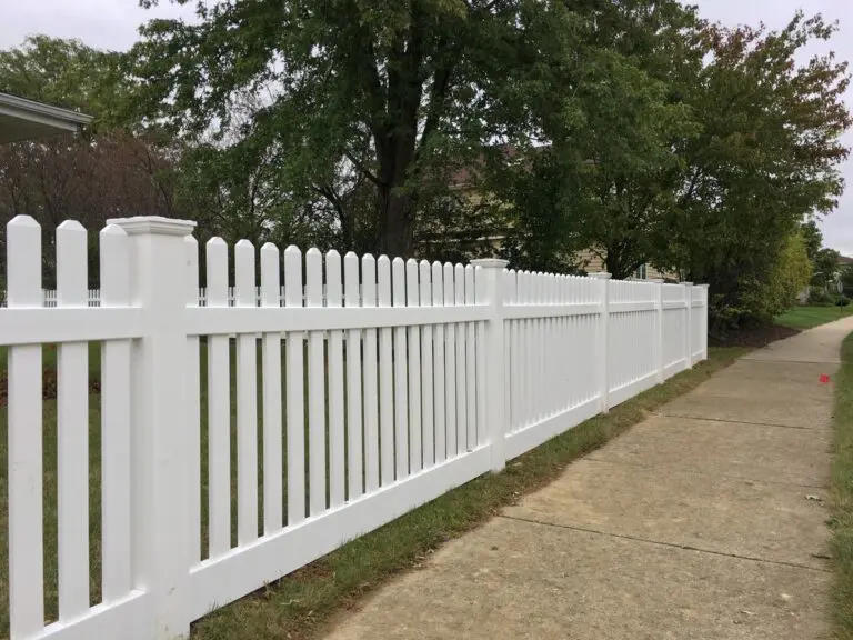 Vinyl Fence Photo