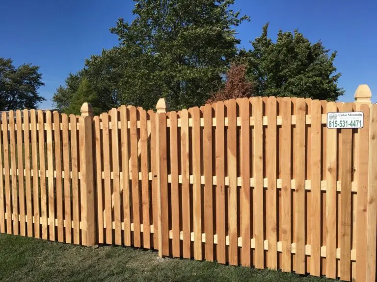 Shadow box fencing