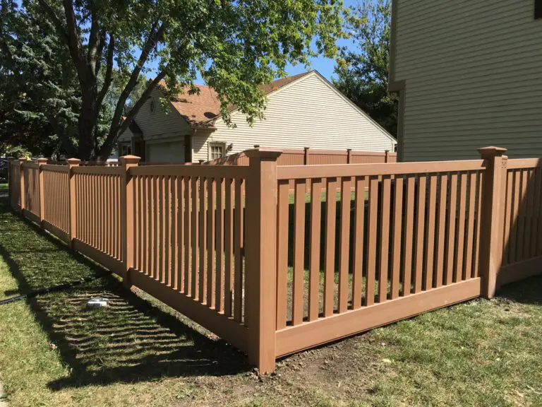 Vinyl Fence Photo