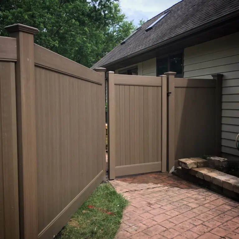 Vinyl Fence Photo