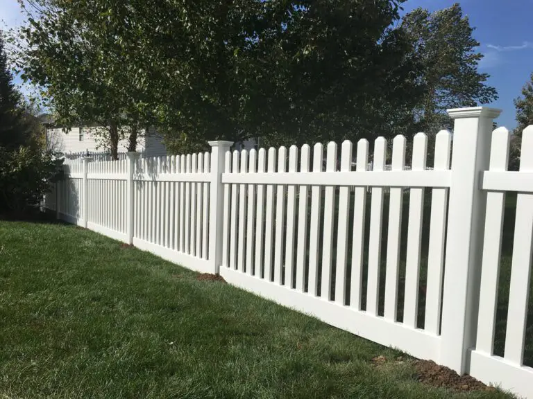 Vinyl Fence Photo