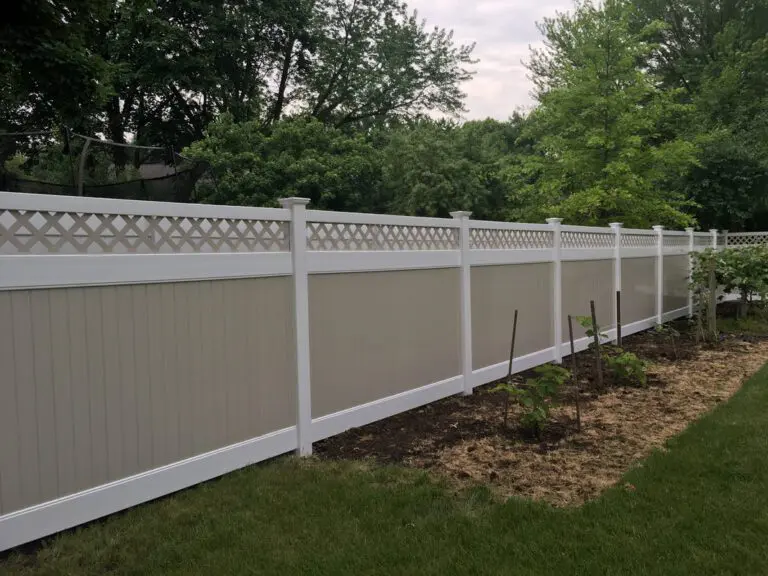 Vinyl Fence Photo