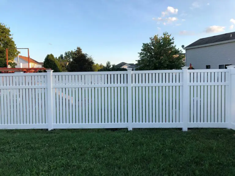 Vinyl Fence Photo