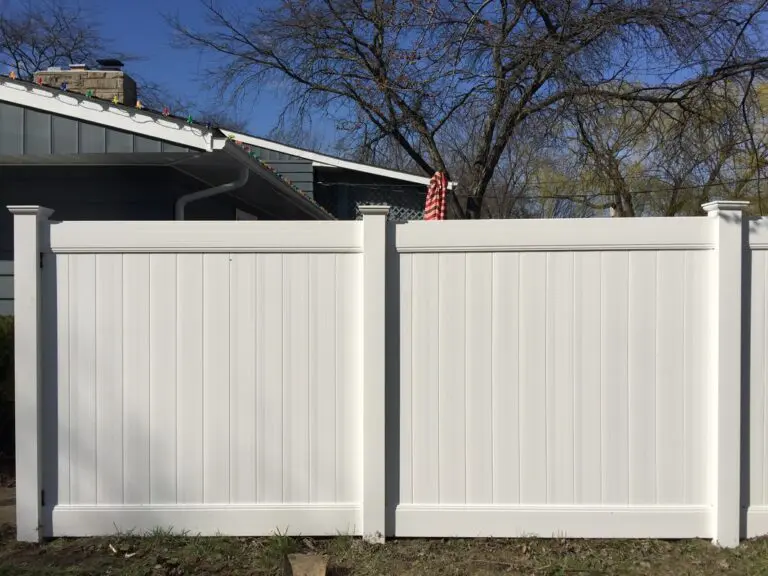 Vinyl Fence Photo
