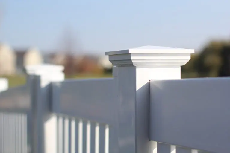 Vinyl Fence Photo