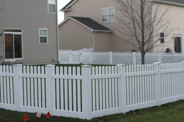 Vinyl Fence Photo