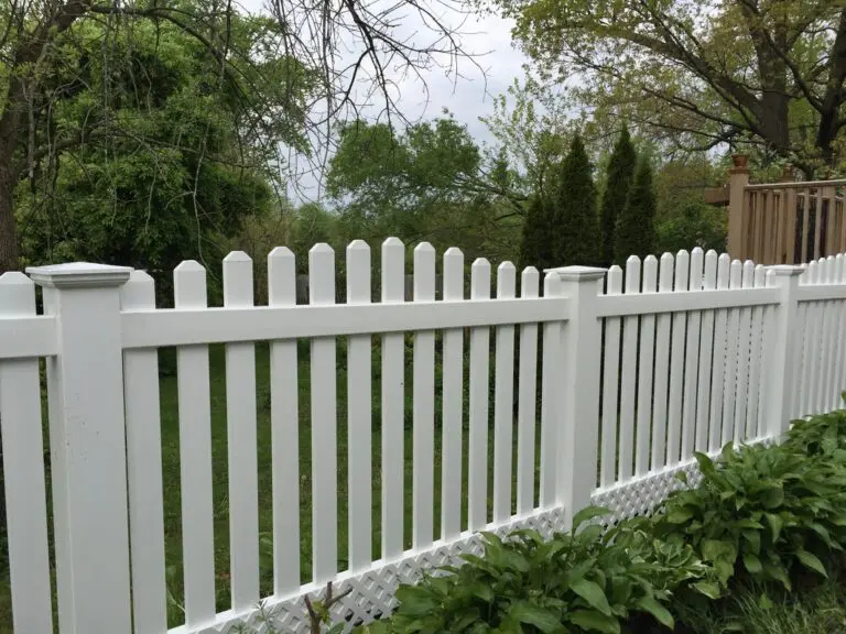 Vinyl Fence Photo