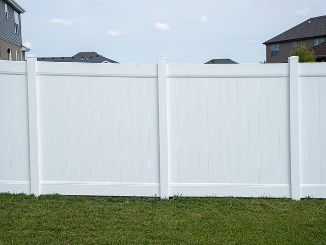 White Vinyl Privacy Fence 6 Foot - Fence Installed in Downers Grove, Illinois