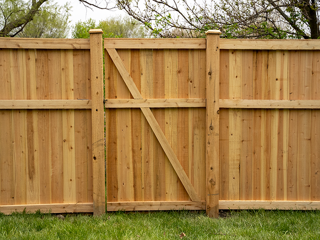 Cedar Wood Privacy Fence 6 Foot - Fence Installed in Arlington Heights, Illinois