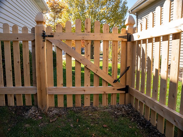 Wood Picket Fence Installation in Schaumburg, IL