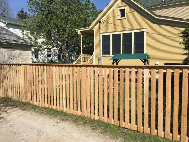 cedar-fence-spaced-picket-traditional