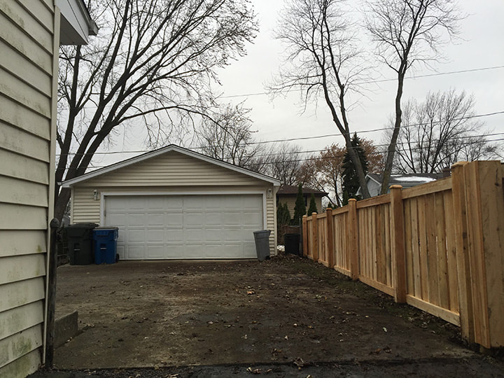 Photo of wood fence installation Naperville, IL